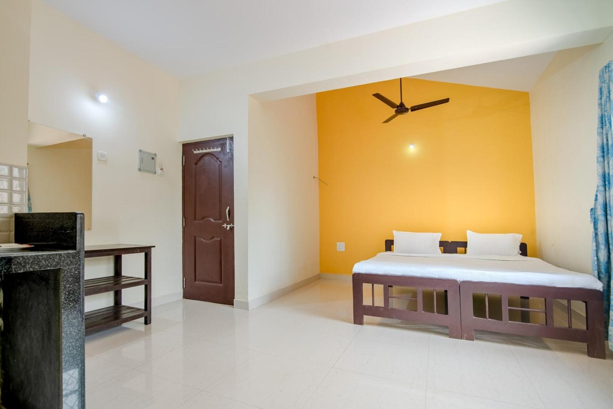 Spot On Ps Guest House Calangute Exterior foto